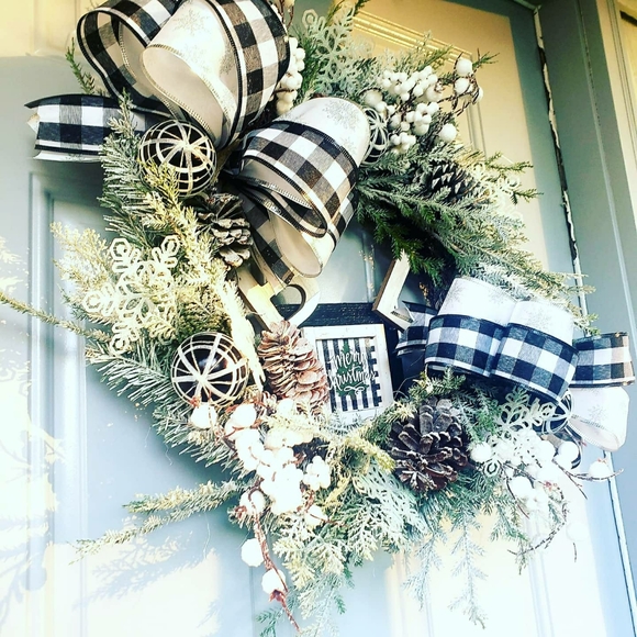 Christmas Flocked Pine Wreath - Picture 2 of 6